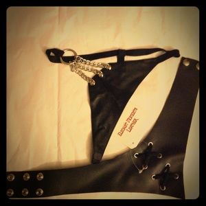Leather thong w/ leather collar